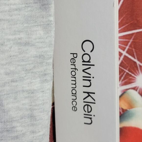 Calvin Klein T-Shirt  - Picture 4 of 10
